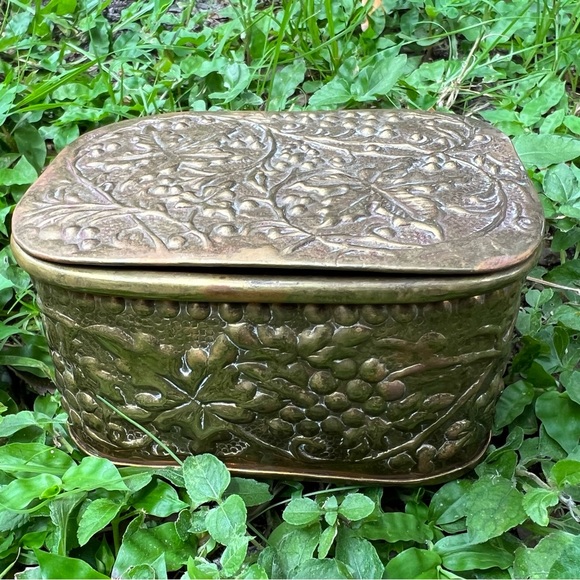 Small trinket box - Picture 1 of 5